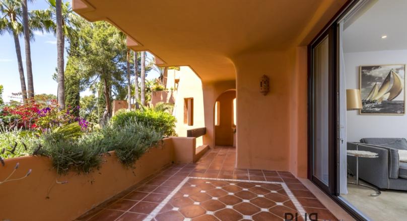 Santa Ponsa. High quality apartment. High quality facility.
