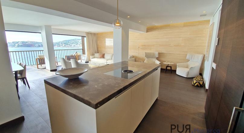 Four bedrooms stand alone house together with a coltage for rent