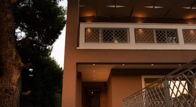 2 adjacent luxury villas for sale on the Athenian Riviera