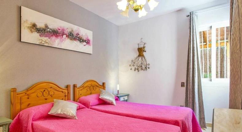 Jump almost straight into the sea. Apartment with sea view. Fully furnished.