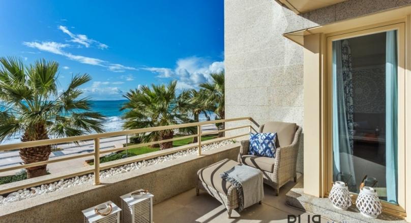 Palma. Portixol. Direct sea view. Direct beach access. Don't have to worry about anything.
