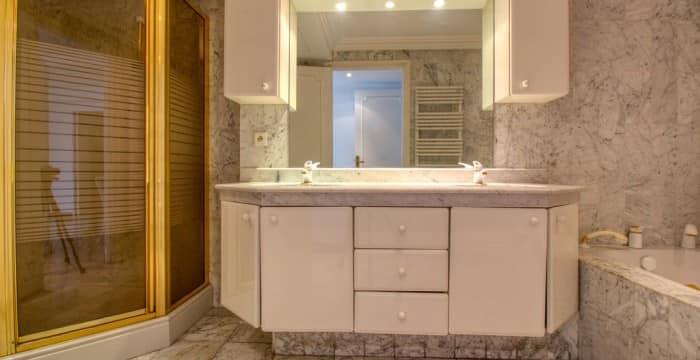 Apartment front of sea in Cannes France