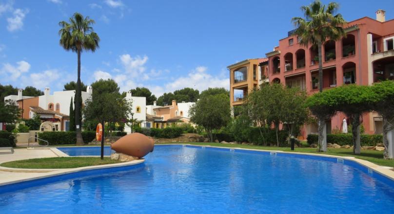 Santa Ponsa. Groomed. Bright. Generous floor plan. Your new apartment in Santa Ponsa.