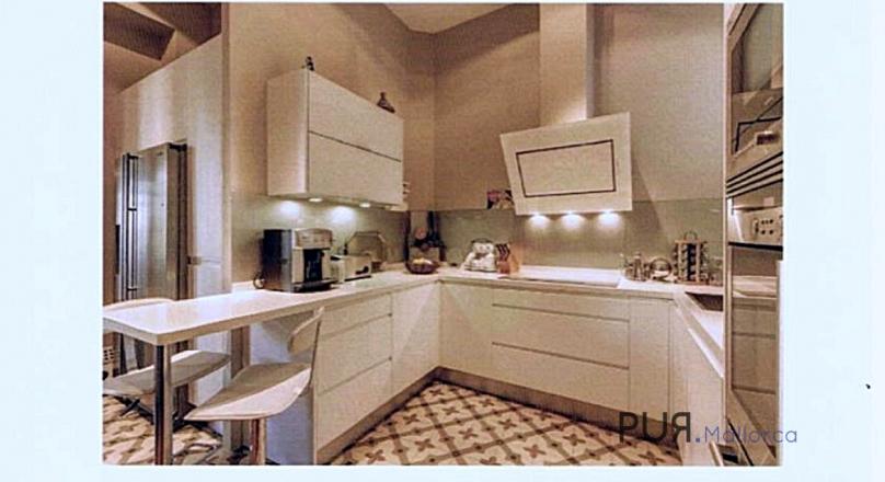 The old town in the old town. Very rare opportunity. Very good condition.