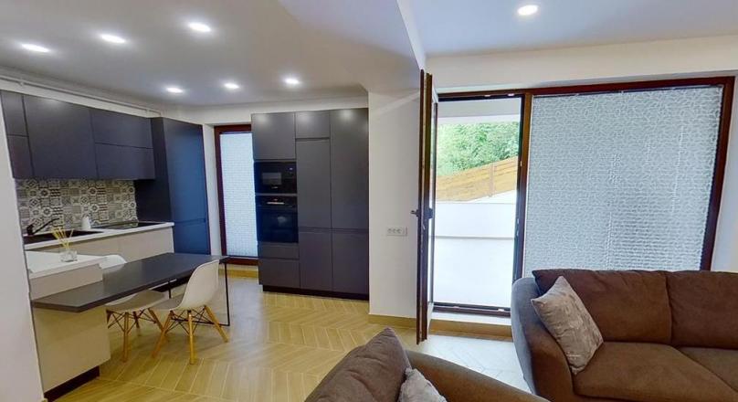 EXPLORE VIRTUALLY! LUX Class residence, with terrace and underground garage