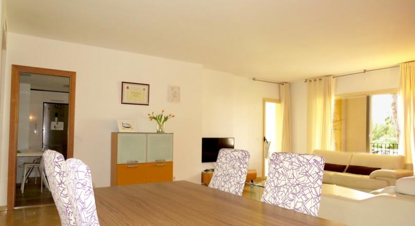 Santa Ponsa. Groomed. Bright. Generous floor plan. Your new apartment in Santa Ponsa.