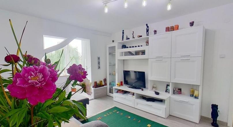EXPLORE VIRTUALLY! Distinction, under the influence of the African decor...