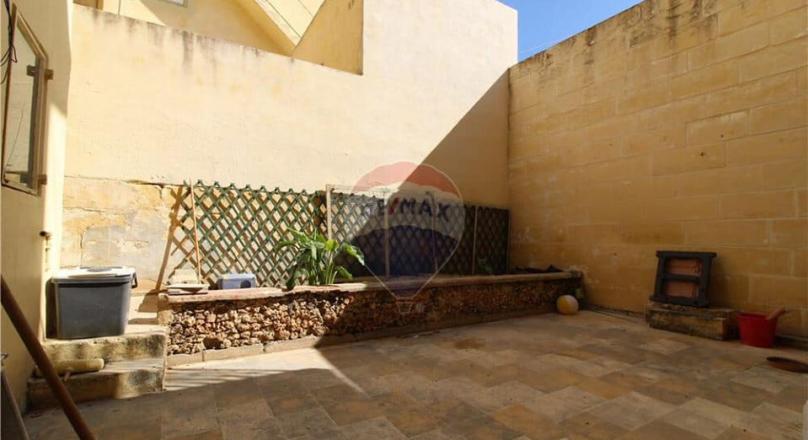 SANTA LUCIJA TERRACED HOUSE