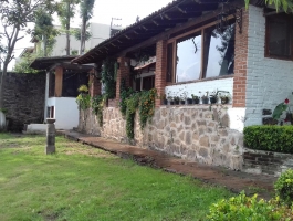 Hermosa casa en renta con acceso y vista al lago