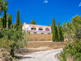 Finca for sale in Calpe with lovely views over the Bay and the Peñon Ifach