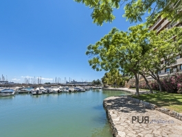 Spacious apartment. Can Barbera. The small harbor on the Paseo Maritimo. In great demand.