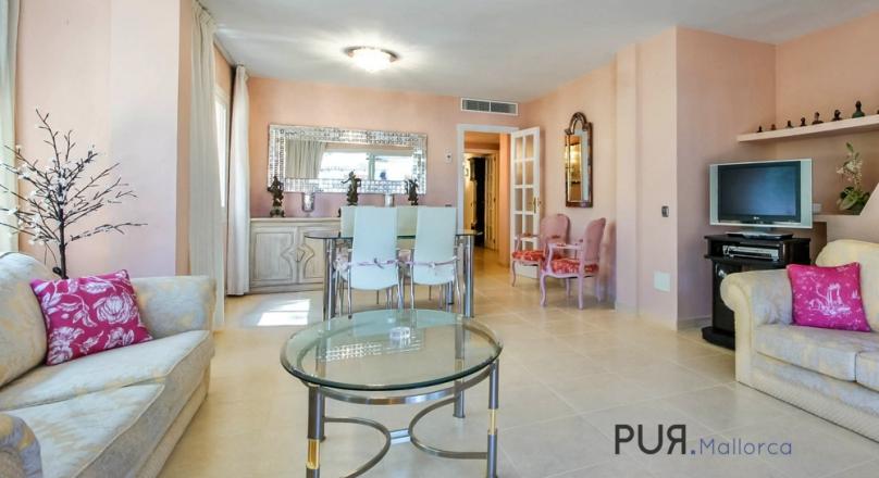 Jump almost straight into the sea. Apartment with sea view. Fully furnished.