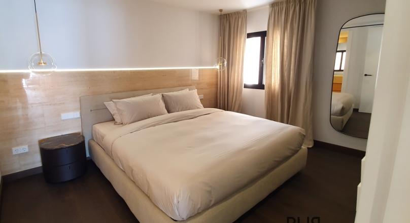 Four bedrooms stand alone house together with a coltage for rent
