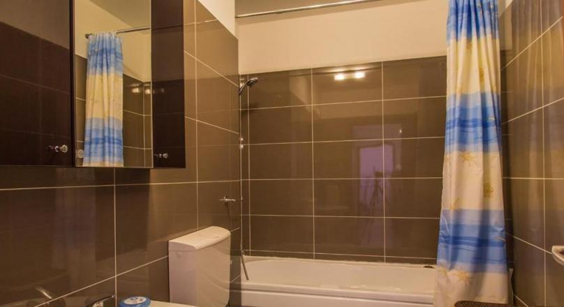 Sunny and panoramic positioning, in elegance and comfort, Semicentral
