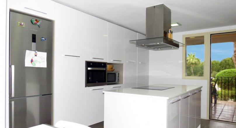 Santa Ponsa. Groomed. Bright. Generous floor plan. Your new apartment in Santa Ponsa.