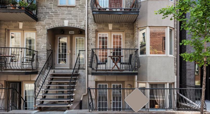 Entirely furnished and equipped apartment, large private terrace-available now!