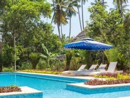 13 Rooms Luxurious Beach Villas and Bungalows for sale