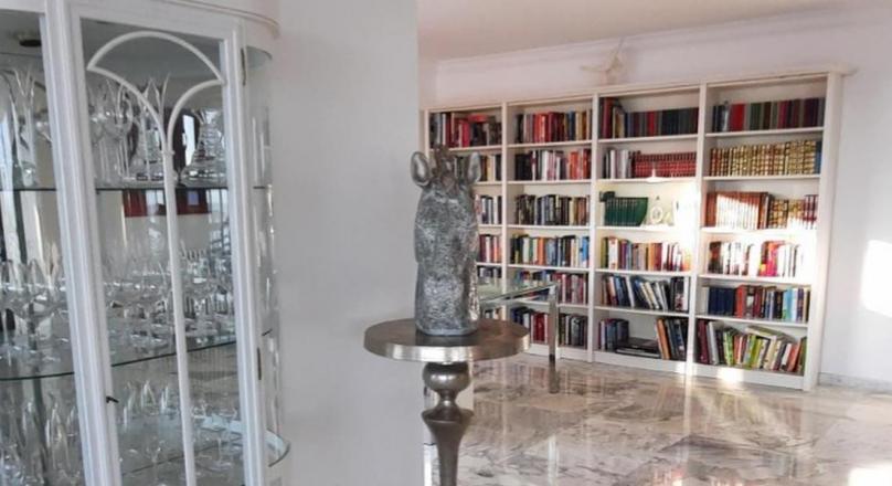 Spacious front line apartment on the Paseo Maritimo in Palma