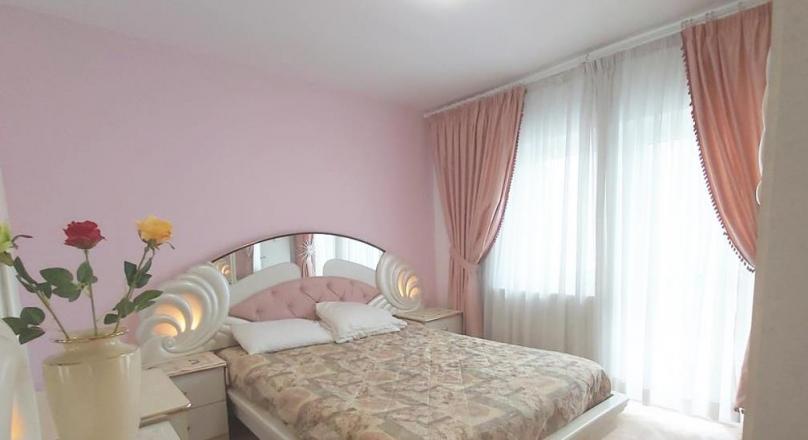 Property on the traditional vault, Cetatea Verde, Brasov