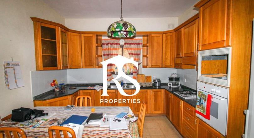 Fgura - Bargain Terraced House + Garage !!