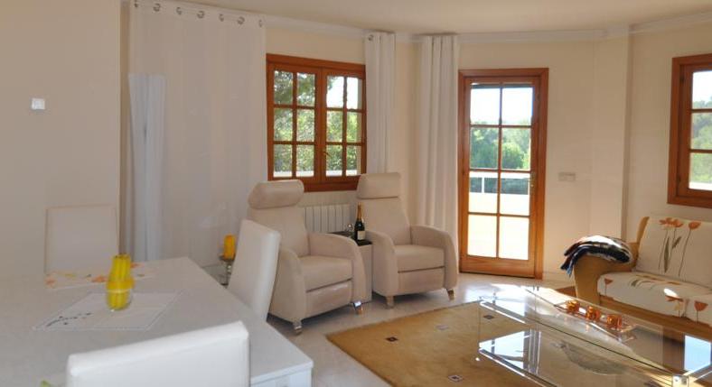Paguera. Big apartment. Fully furnished.