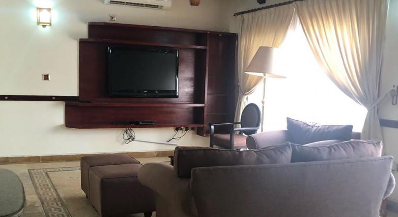 Available now in c ring road area price;6000