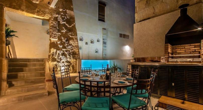 Pollenca. The most beautiful city in the north. Many say. A mansion there. In the middle. The finest