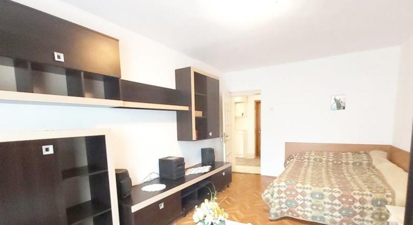 Property on the traditional vault, Cetatea Verde, Brasov