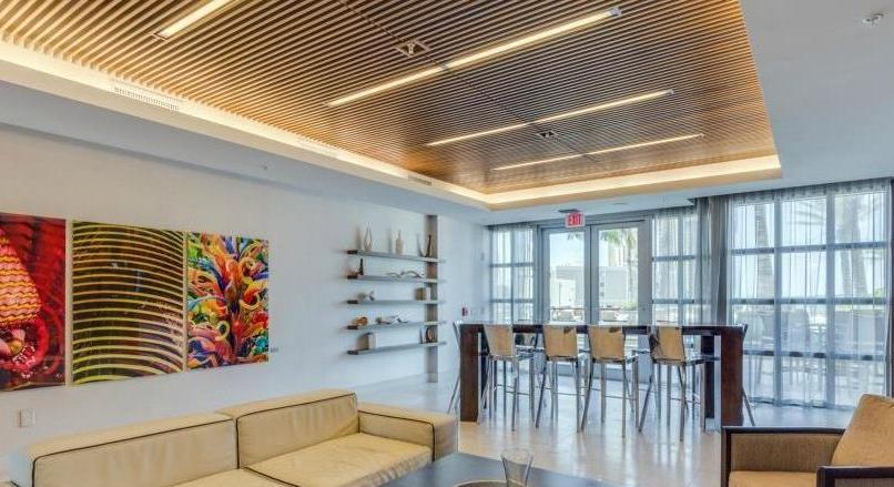 3000 Oasis Grand BLVD #1007