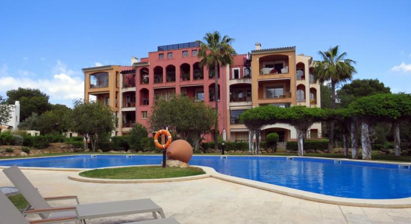 Santa Ponsa. Groomed. Bright. Generous floor plan. Your new apartment in Santa Ponsa.