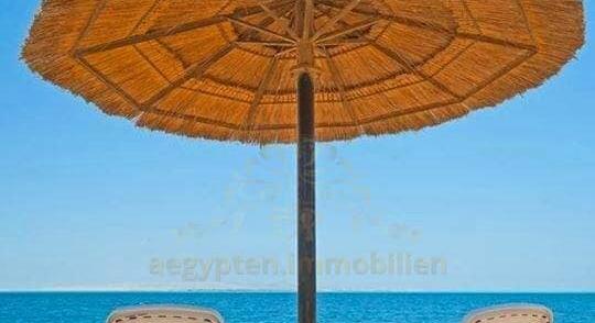 For sale apartment overlooking the sea and pool