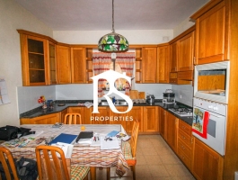 Fgura - Bargain Terraced House + Garage !!