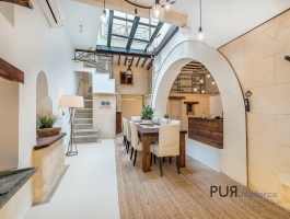 Palma. Casco Antiguo. In the middle. A town house. Completely renovated. Look at the price.