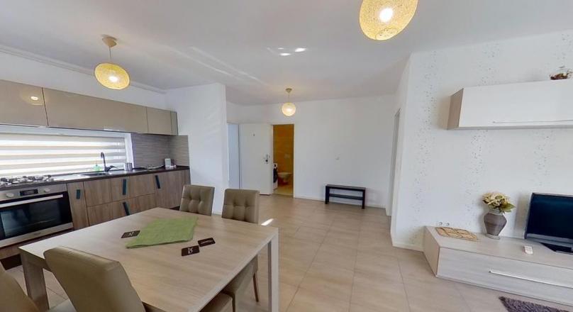 Real estate complex, opening expansion and functionality