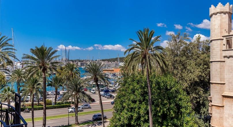 The old town in the old town. Very rare opportunity. Very good condition.