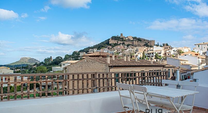Capdepera. Town house. Very Mediterranean. With a large roof terrace.