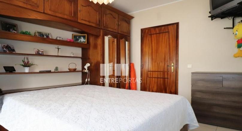 Apartment T1, in good condition, located 50 meters from the beach
