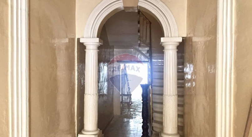 Unconverted Townhouse Price to sell