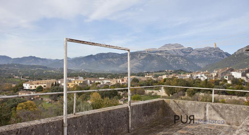 Town house. Completely renovated. Campanet. In the Tramuntana. Near Inca.