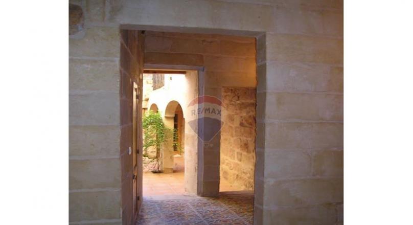 MQABBA - Recently converted HOUSE OF CHARACTER