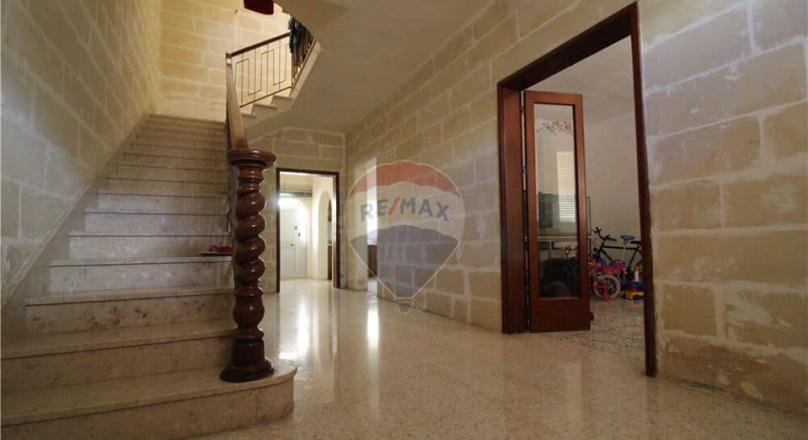 SANTA LUCIJA TERRACED HOUSE