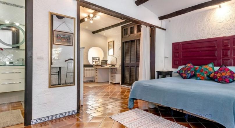 Villa with three guest studios