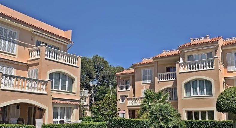 Not just for golf lovers. Santa Ponsa. Apartment. Quiet garden location.