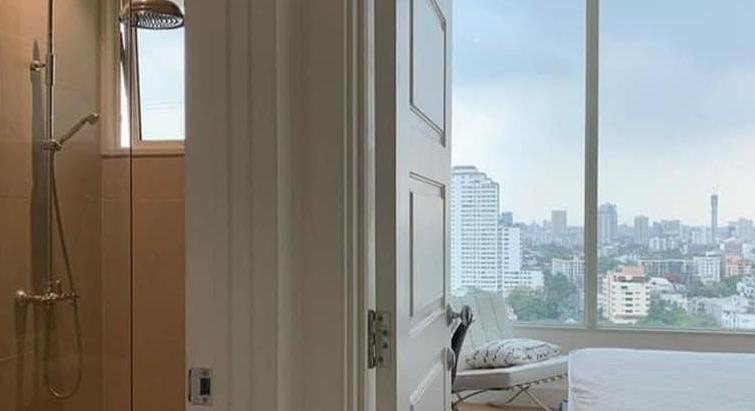 Hot price condo for rent at The Royce private Residences