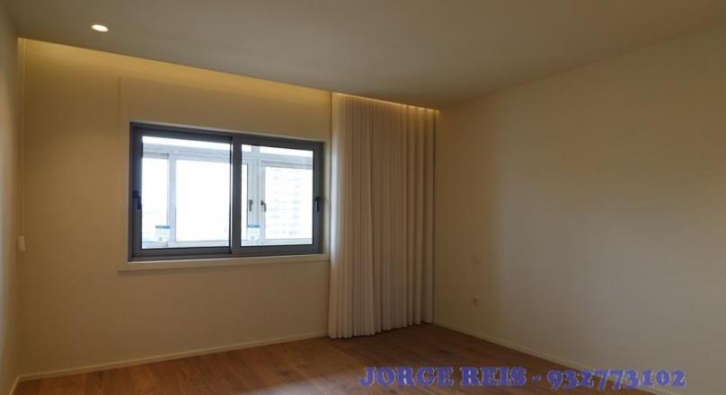 APARTMENT T3, INSERTED IN CONDO WITH POOL AND FANTASTIC SEA VIEWS