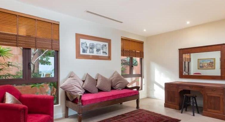 The ocean wraps this 1 facing the ocean of Rai.