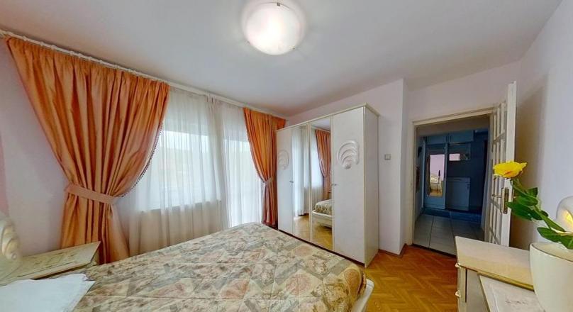 Property on the traditional vault, Cetatea Verde, Brasov