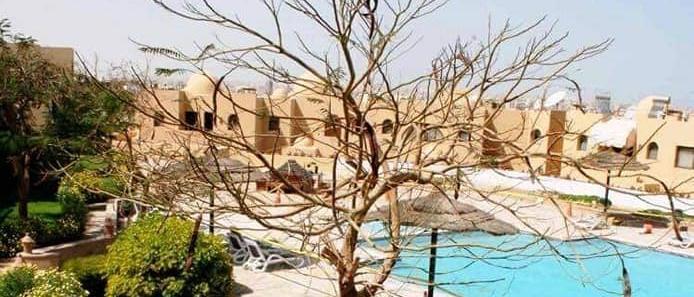 For sale apartment overlooking the sea and pool