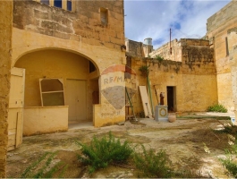 BIRKIRKARA - Unconverted House of Character