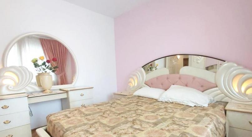 Property on the traditional vault, Cetatea Verde, Brasov